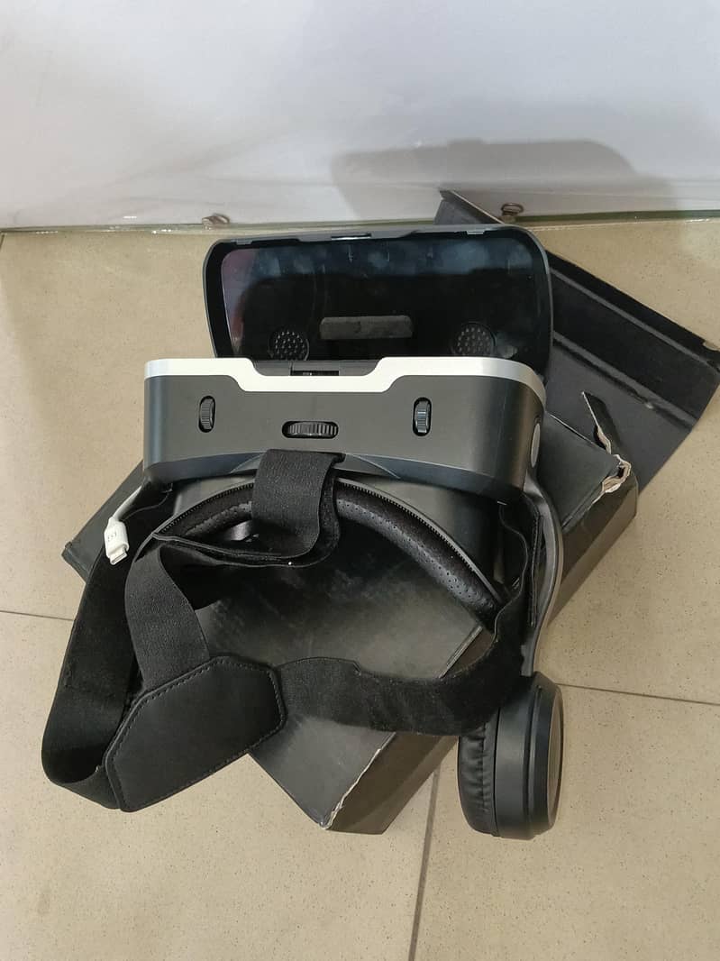 VR360 mobile head set 3