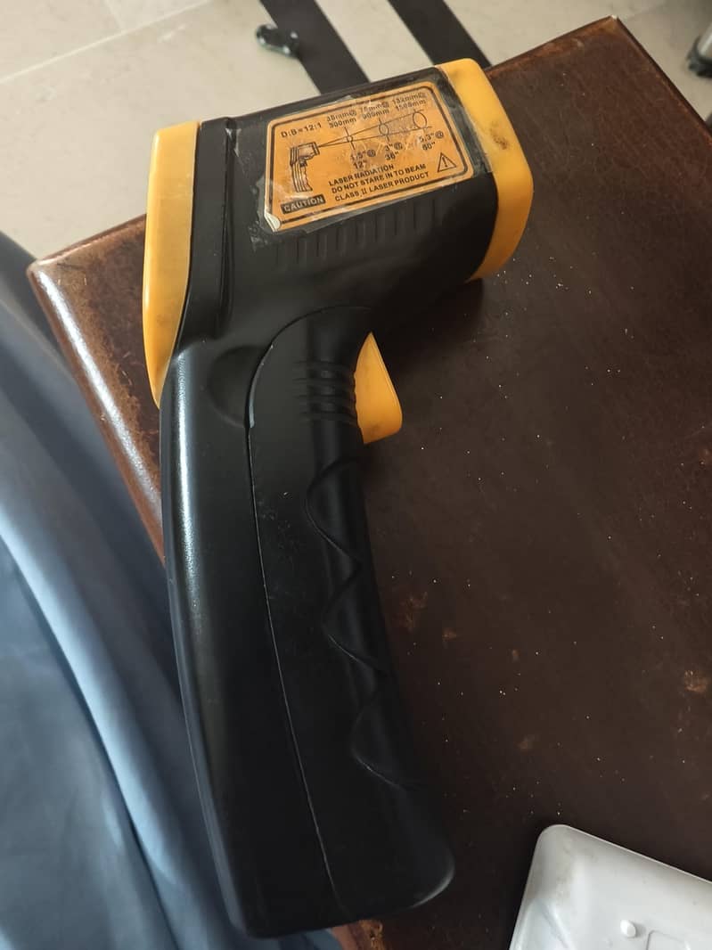 Laser surface temperature device 5