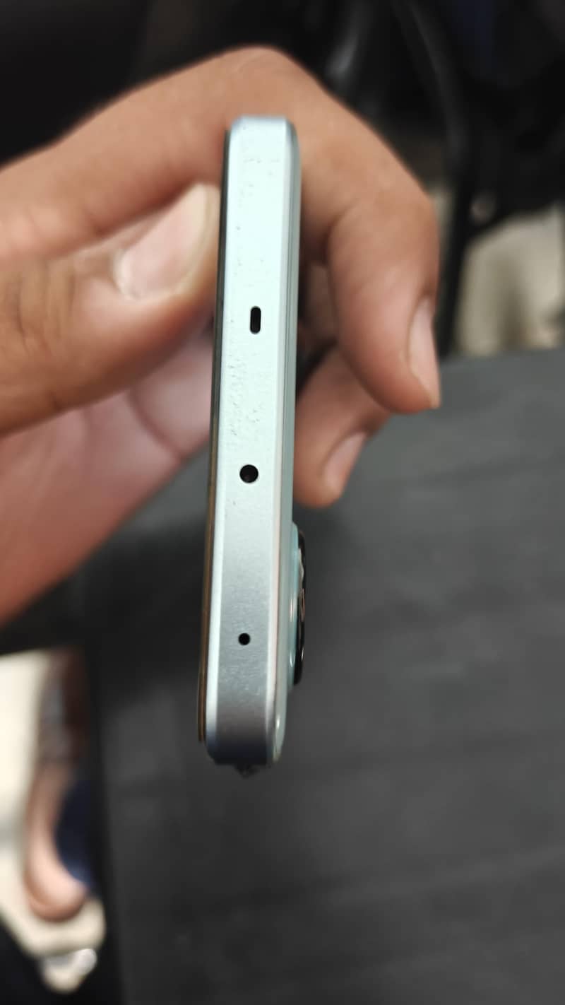 One Plus Ace 2V 4