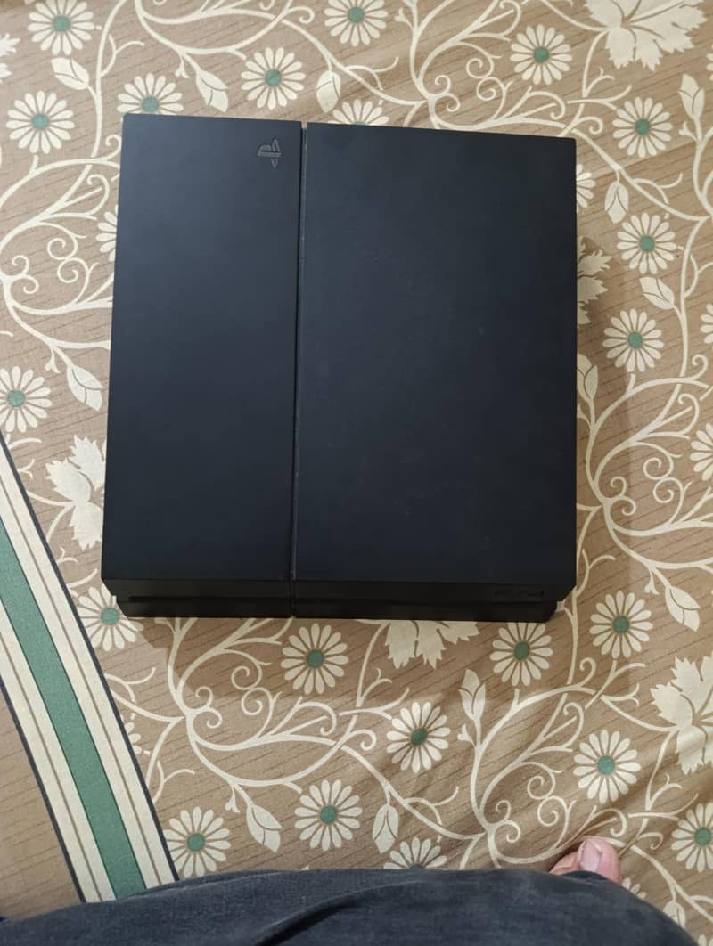 PS4 fat with Original controller 0