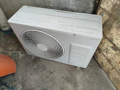 Samsung 1.5 Heat and Cool AC FOR SALE