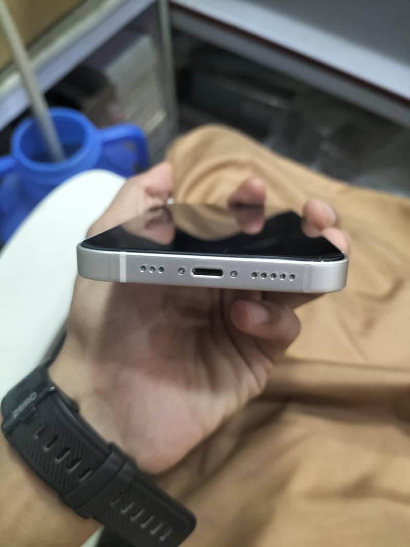 Apple iPhone 14 2