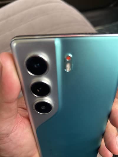 Camon 40 pro 8/256 box