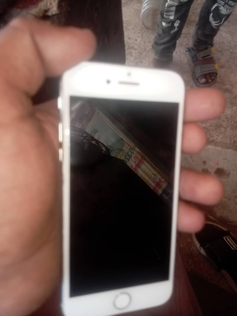 Apple iPhone 8 0