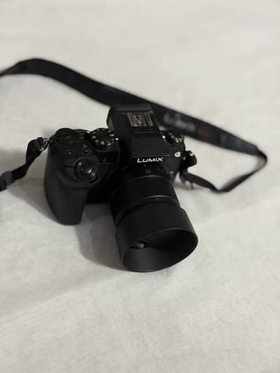 Panasonic Lumix G7K 4K Mirrorless Camera With 14-24mm Lens