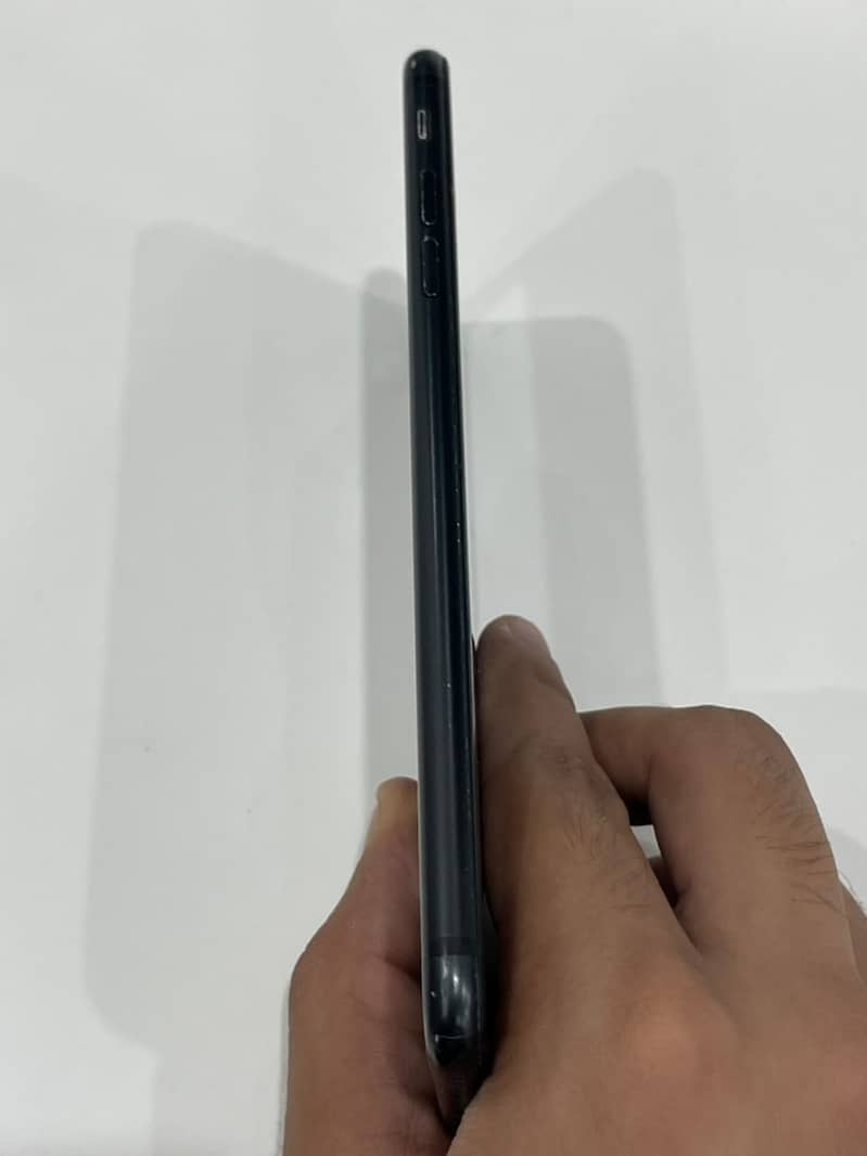 Apple iPhone 7 Plus 4