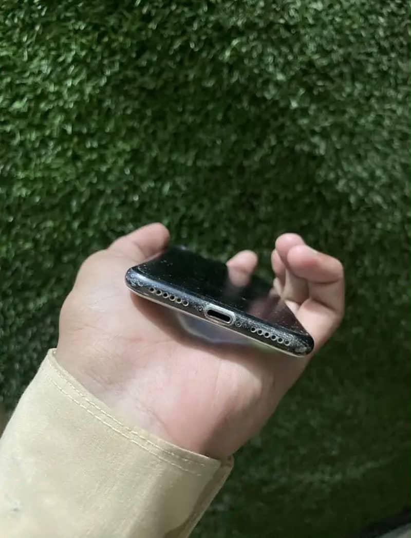 Apple iPhone 7 3