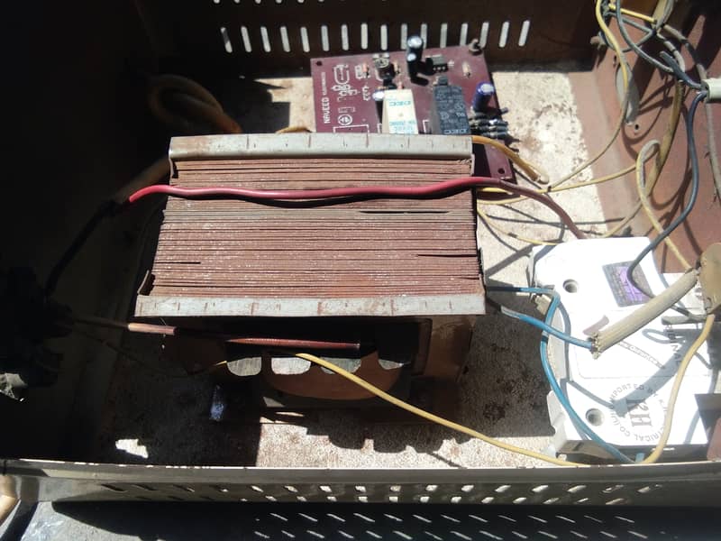 Automatic voltage stabilizer 2000w 8