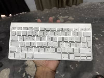 Apple wireless keyboard just like brand new