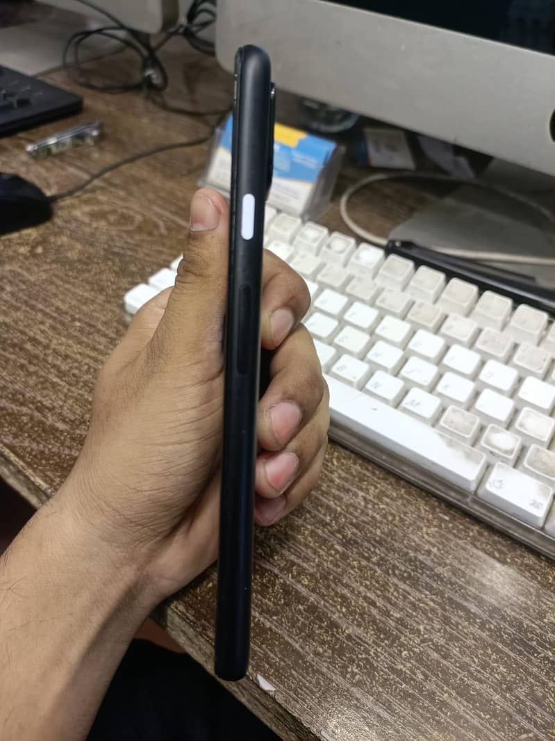Google Pixel 4a 4
