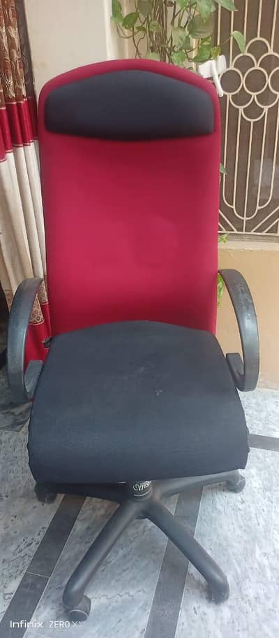 Chair High back revolving Office chair