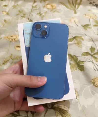 Apple iPhone 13