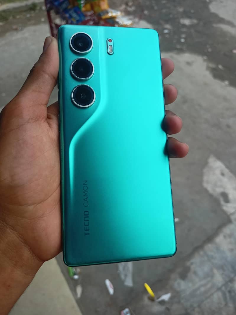 Tecno CAMON 40 0