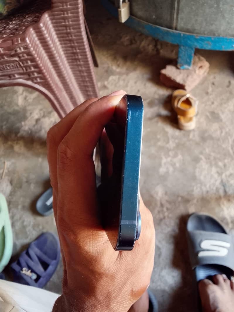 Apple iPhone 13 1
