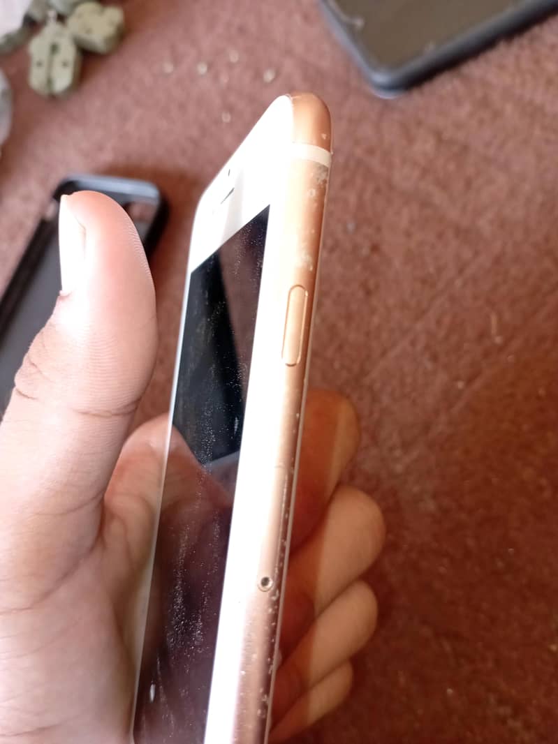 Apple iPhone 8 1