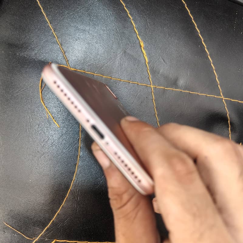 Apple iPhone 7 Plus 3