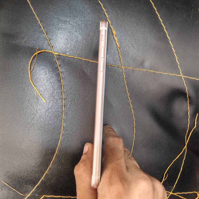 Apple iPhone 7 Plus 4
