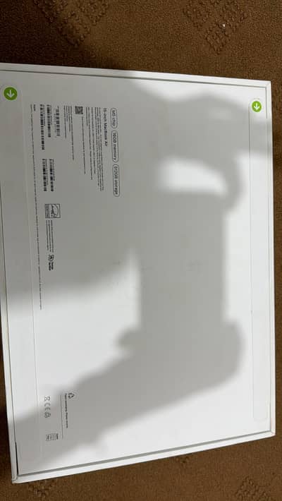 MacbookAir m5 box pack brand new