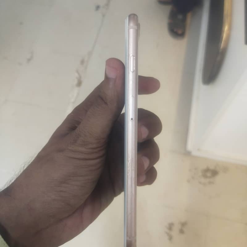 Apple iPhone 8 Plus 0