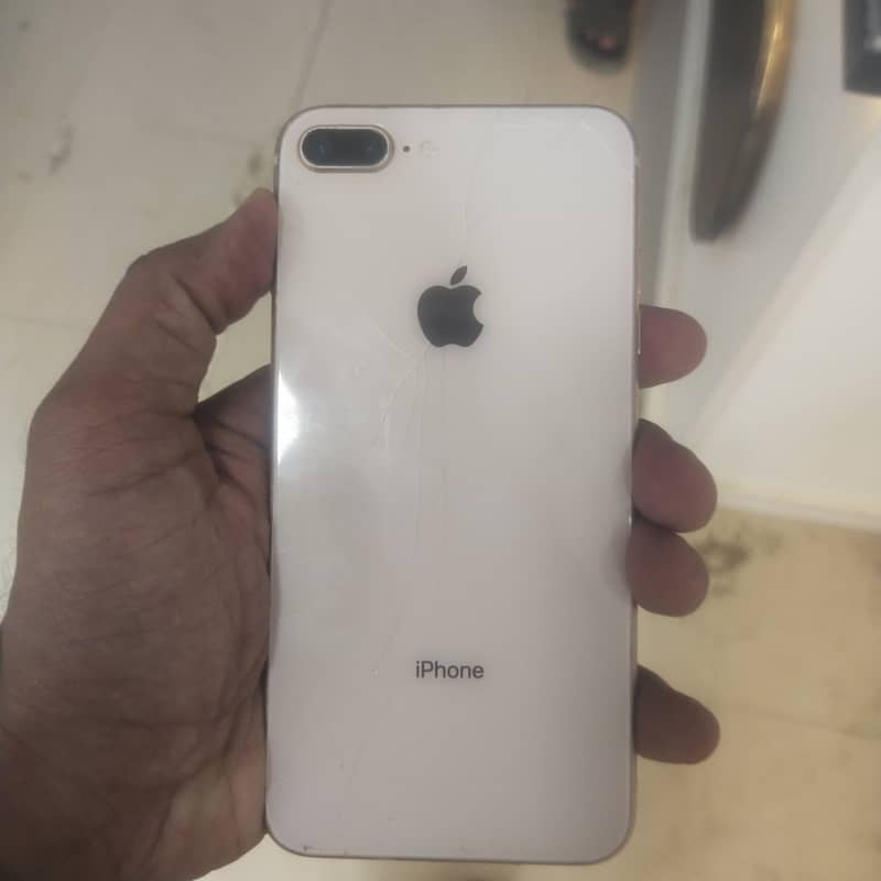 Apple iPhone 8 Plus 1