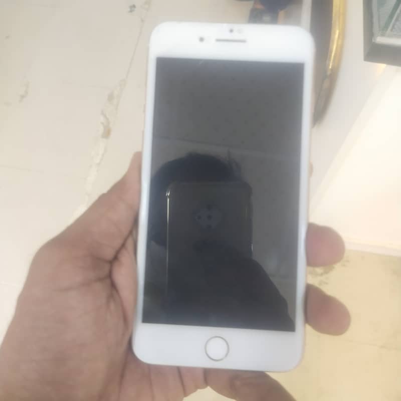 Apple iPhone 8 Plus 2
