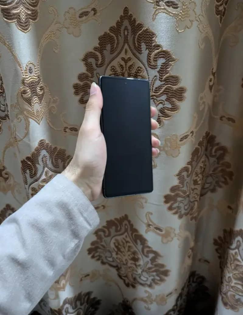 Google Pixel 7 4