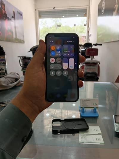 Apple iPhone 12