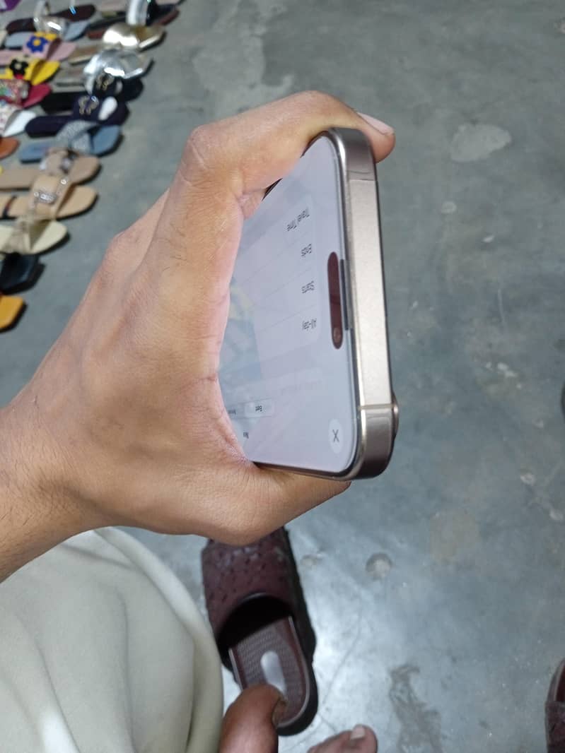iPhone 16 Pro Max 3