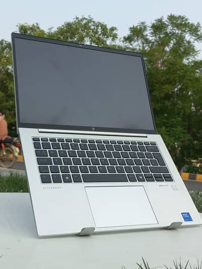 hp elitebook 840 g11 Ultra 5 32gb ram ddr5 Touch screen