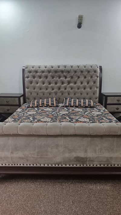 Pure wooden bed set, with dressing and side table and mattress