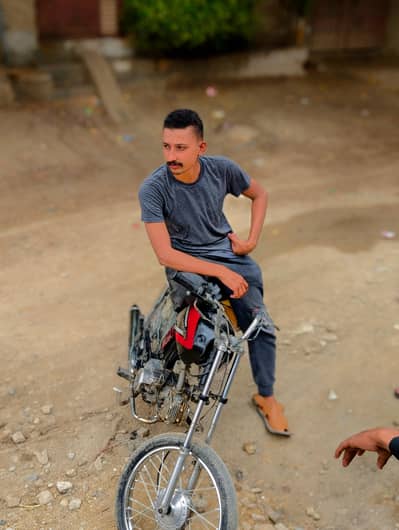 Honda 70 All ok Shok ma bani hay koi Kam nahi hay gari ma