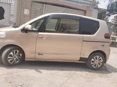 Toyota Porte 2010
