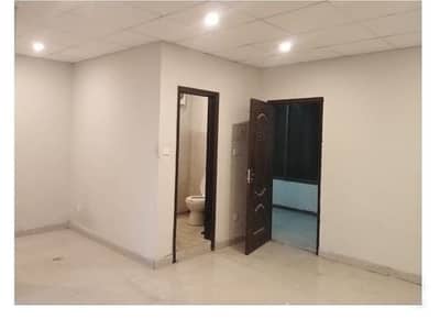 Area 350 Square Feet Brand New Corporation Office Available For Rent In Main Boulevard Road Gulberg 3 Lahore