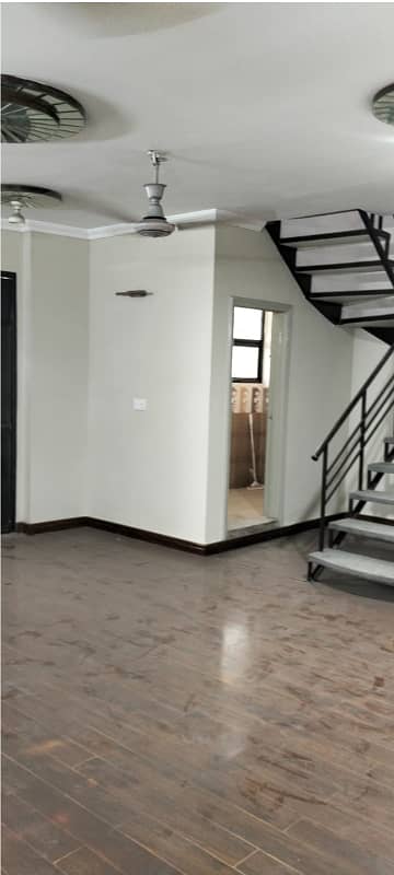 Brand New Office Available For Rent Area 1250 Square Feet Area Corporate Office In Liberty Market Gulberg 3 Lahore