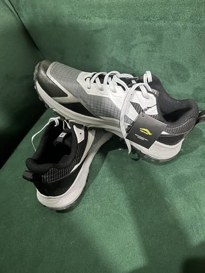 Cricket shose And sports shose Made in uae