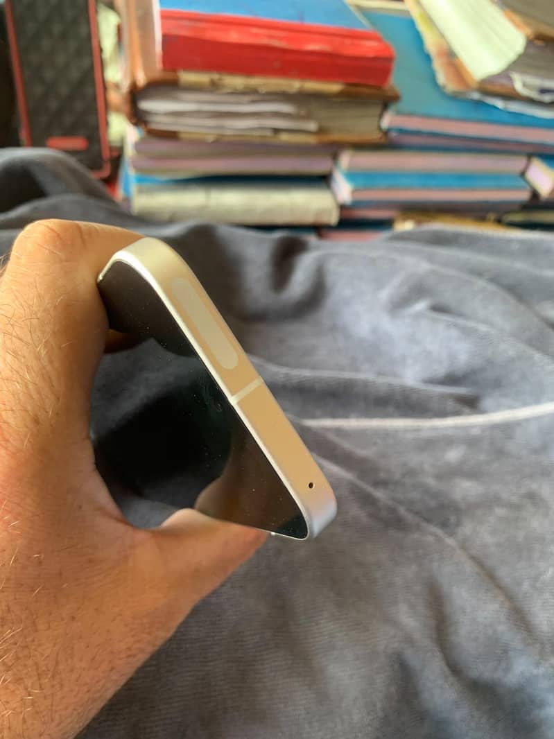 Google Pixel 9 4