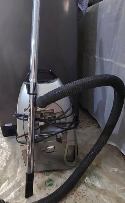 Kenwood Vacuum (Works 100%)