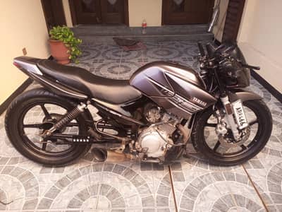 Yamaha ybr esd 2017