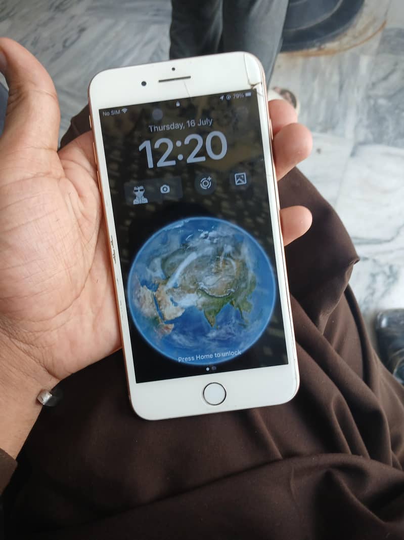 Apple iPhone 8 Plus 0