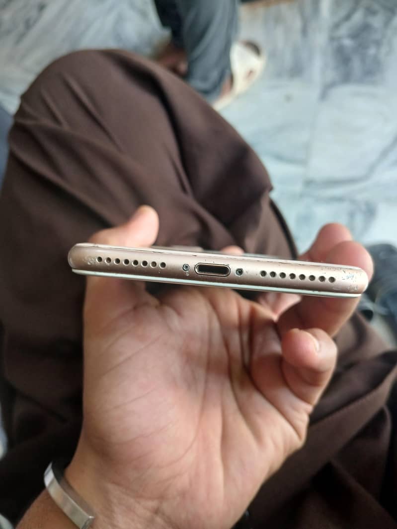 Apple iPhone 8 Plus 2