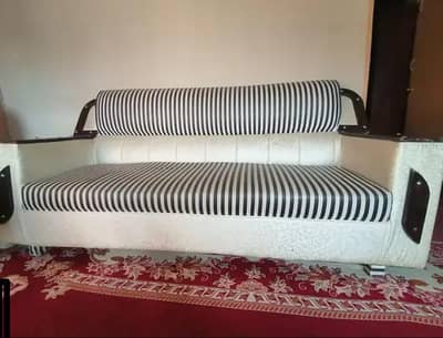 5 Seater Sofa Set for Sale Urgently