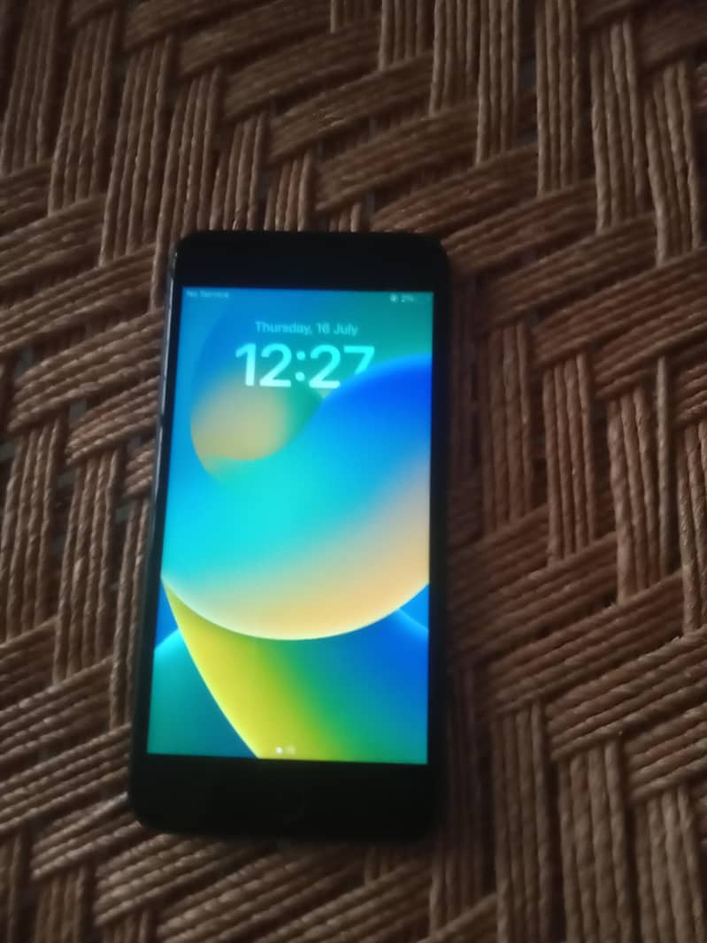 Apple iPhone 8 Plus 5
