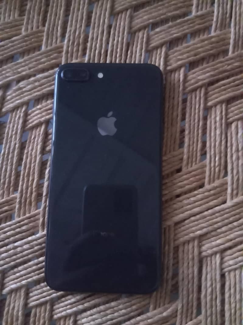 Apple iPhone 8 Plus 6