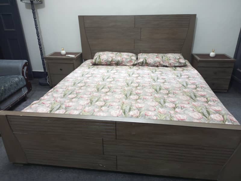 Bed set two sides table diresing table 1