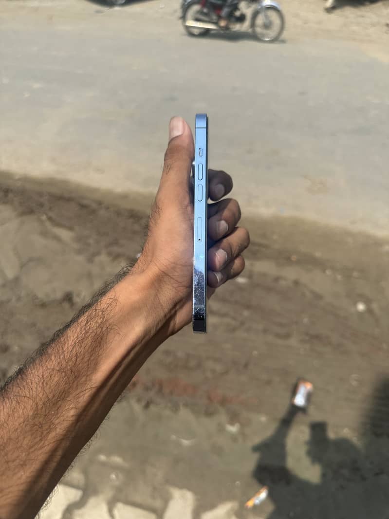 Apple 13 pro 2