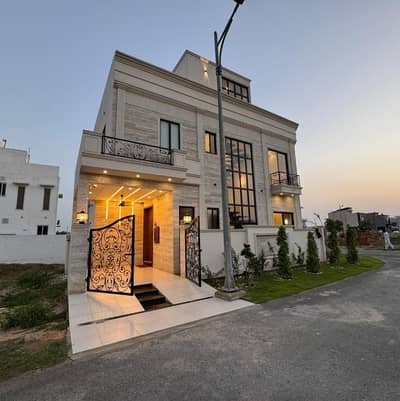 One Of Most Luxurios 5 Marla House Available For Rent IN Dha Phase 9 Town