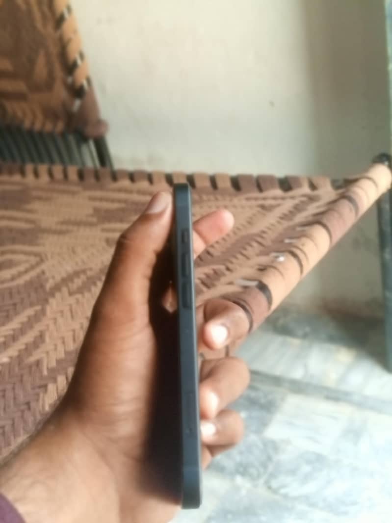 iPhone 13 2