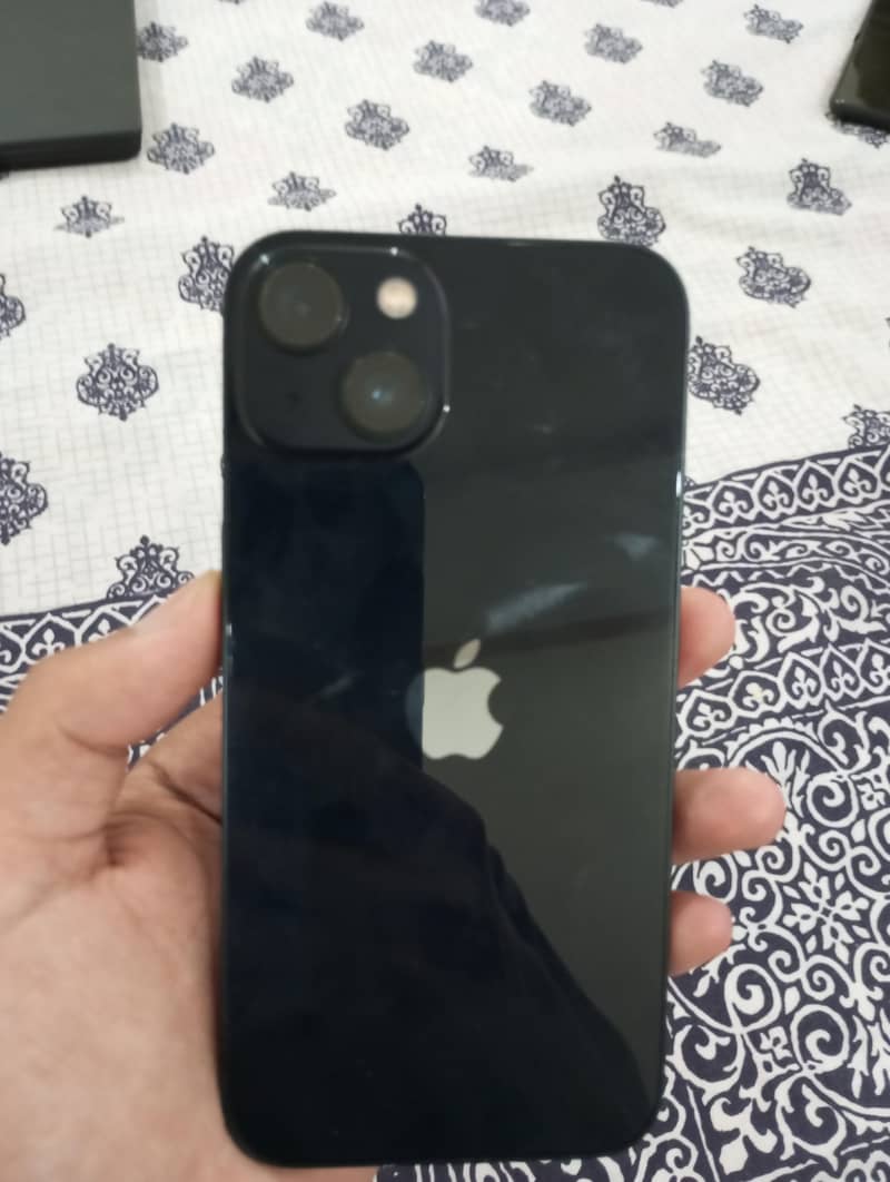 Apple iPhone 13 0