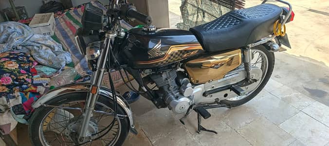 Honda CG 125 2024 Golden Edition