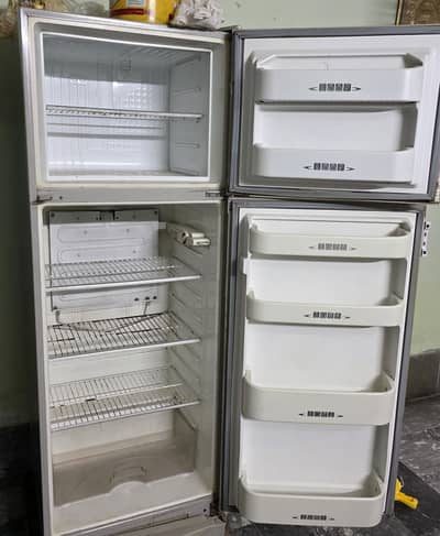 Dawlance Fridge 15 cubic (400 to 425 Litre) Non Inverter.